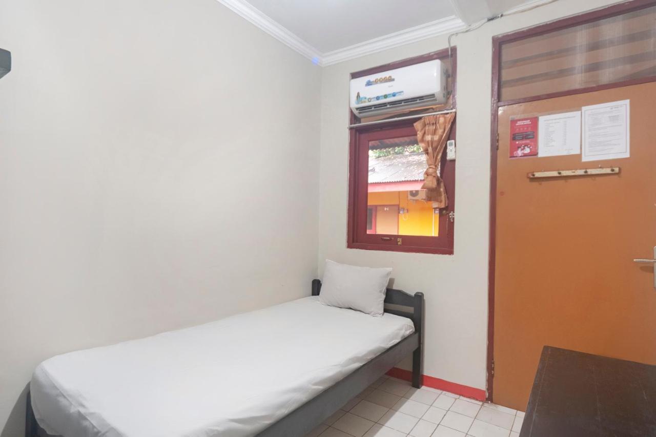 Oyo Life 3034 Taman Melati Hotel Depok Buitenkant foto