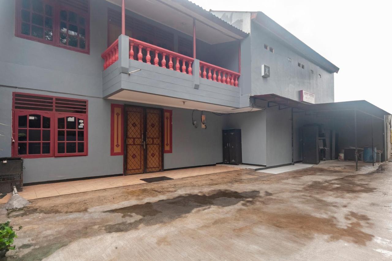 Oyo Life 3034 Taman Melati Hotel Depok Buitenkant foto