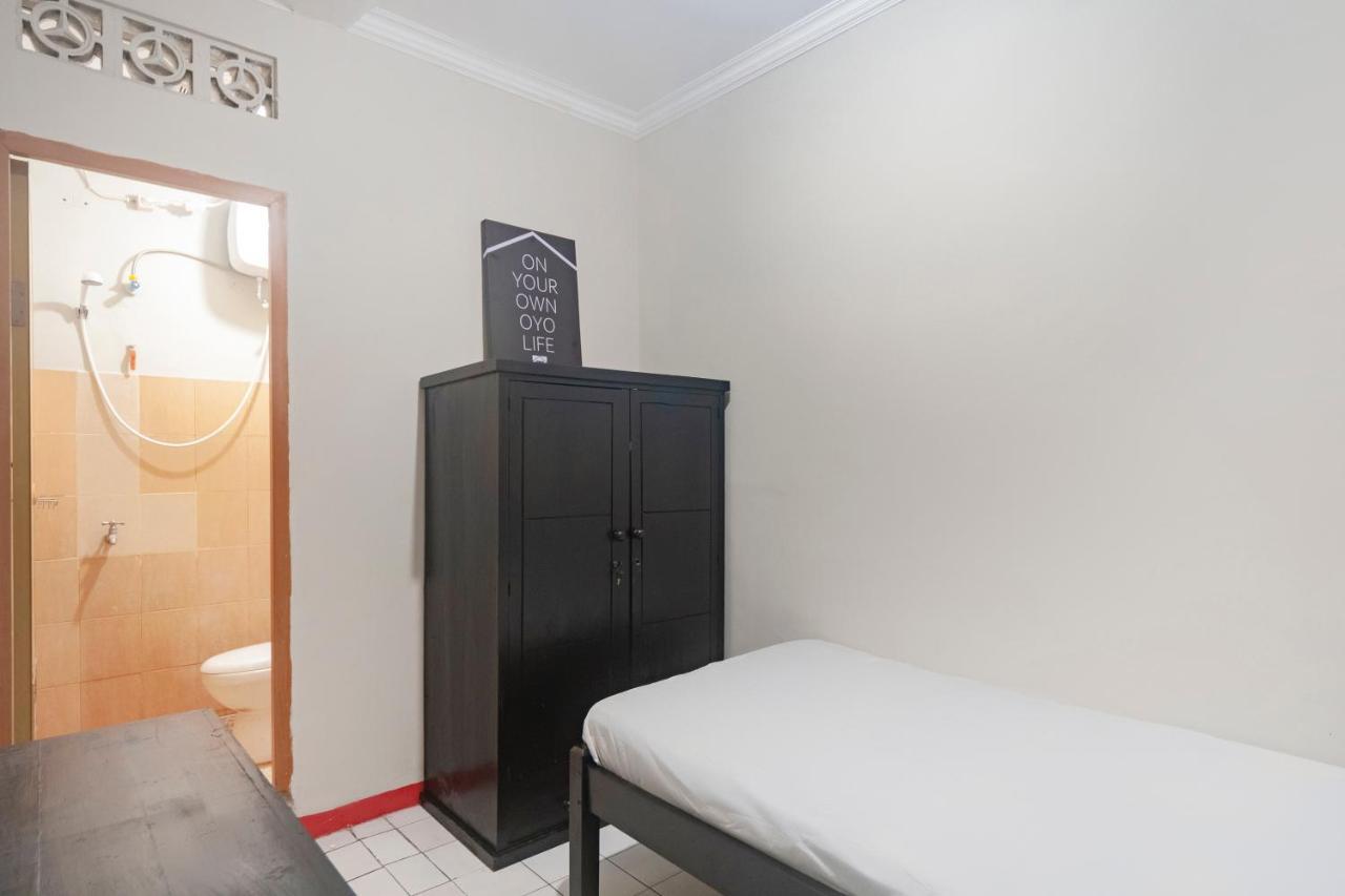 Oyo Life 3034 Taman Melati Hotel Depok Buitenkant foto