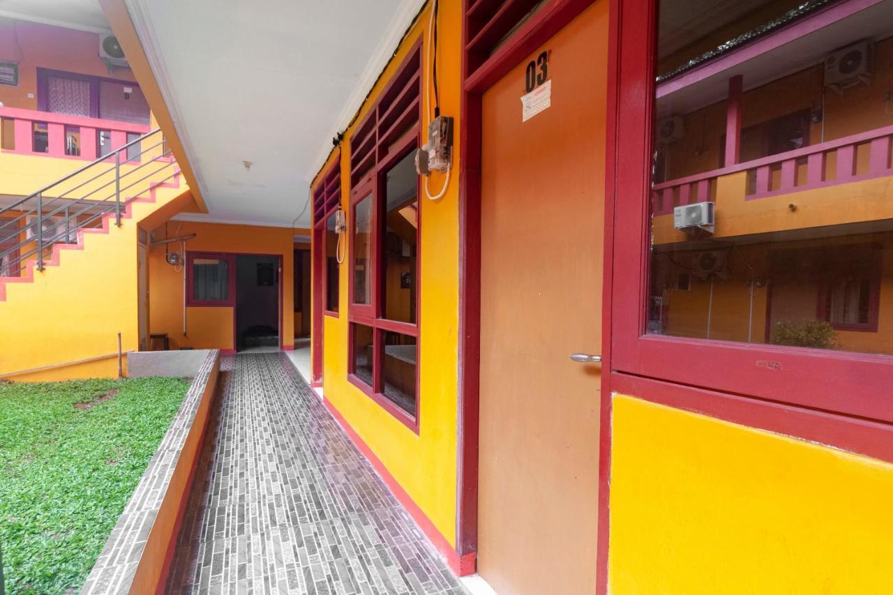Oyo Life 3034 Taman Melati Hotel Depok Buitenkant foto