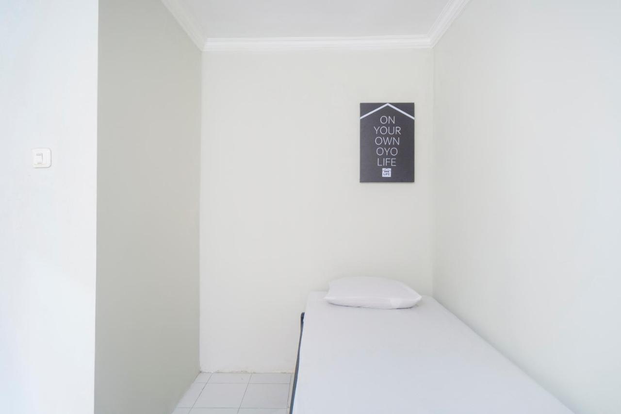 Oyo Life 3034 Taman Melati Hotel Depok Buitenkant foto