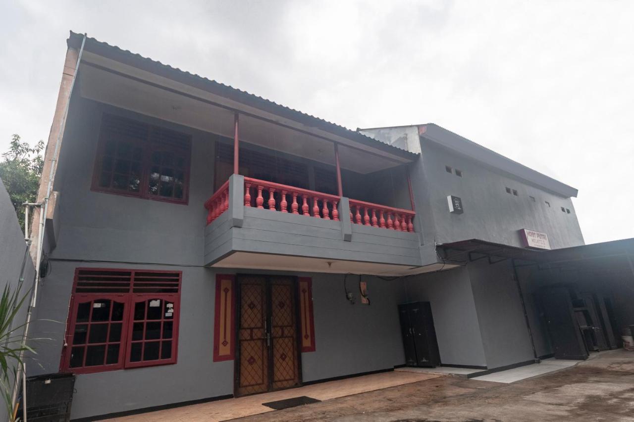 Oyo Life 3034 Taman Melati Hotel Depok Buitenkant foto